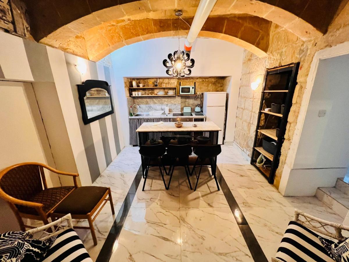 Charming Townhouse Prime Area Valletta Lägenhet Exteriör bild