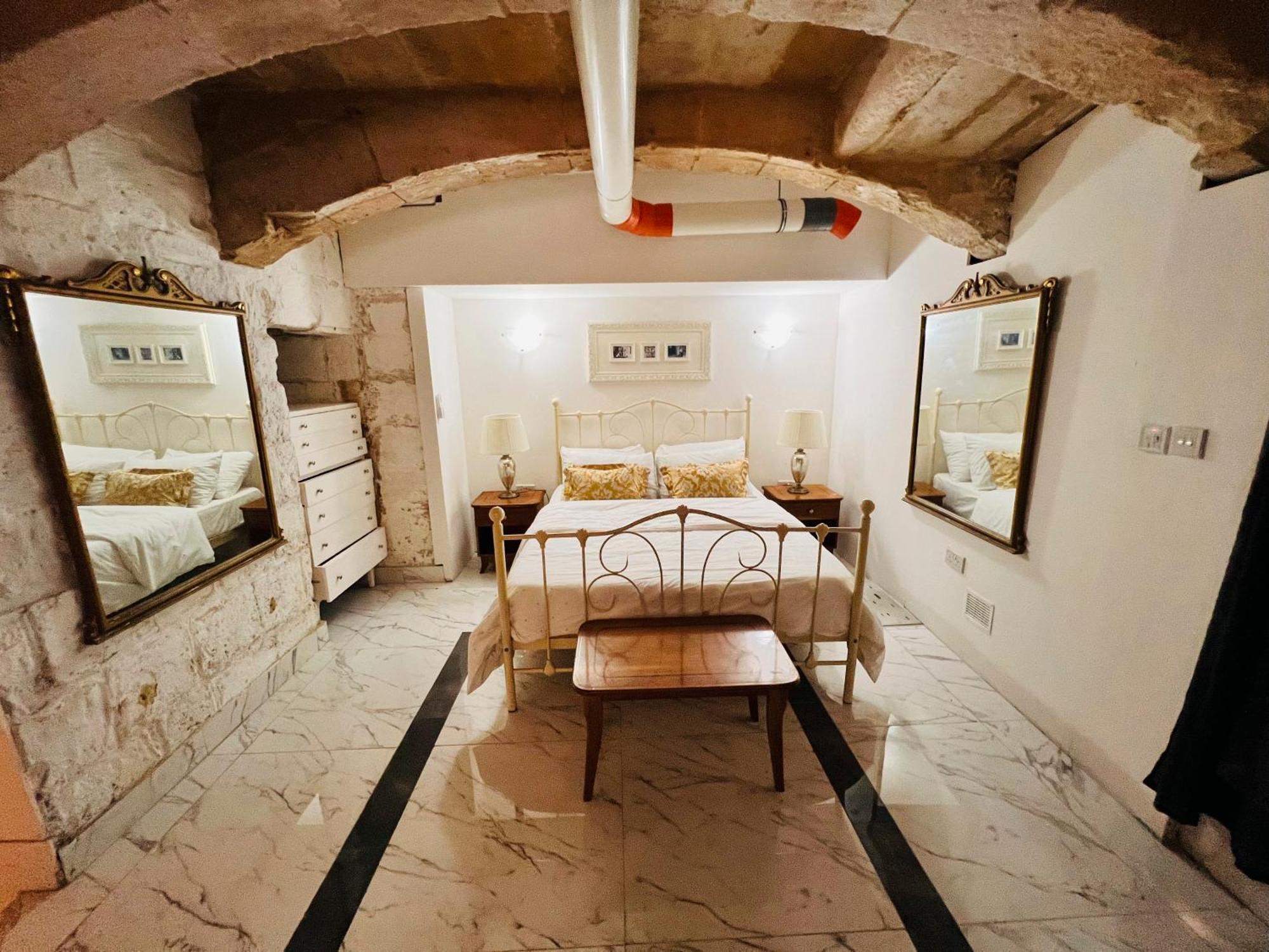 Charming Townhouse Prime Area Valletta Lägenhet Exteriör bild