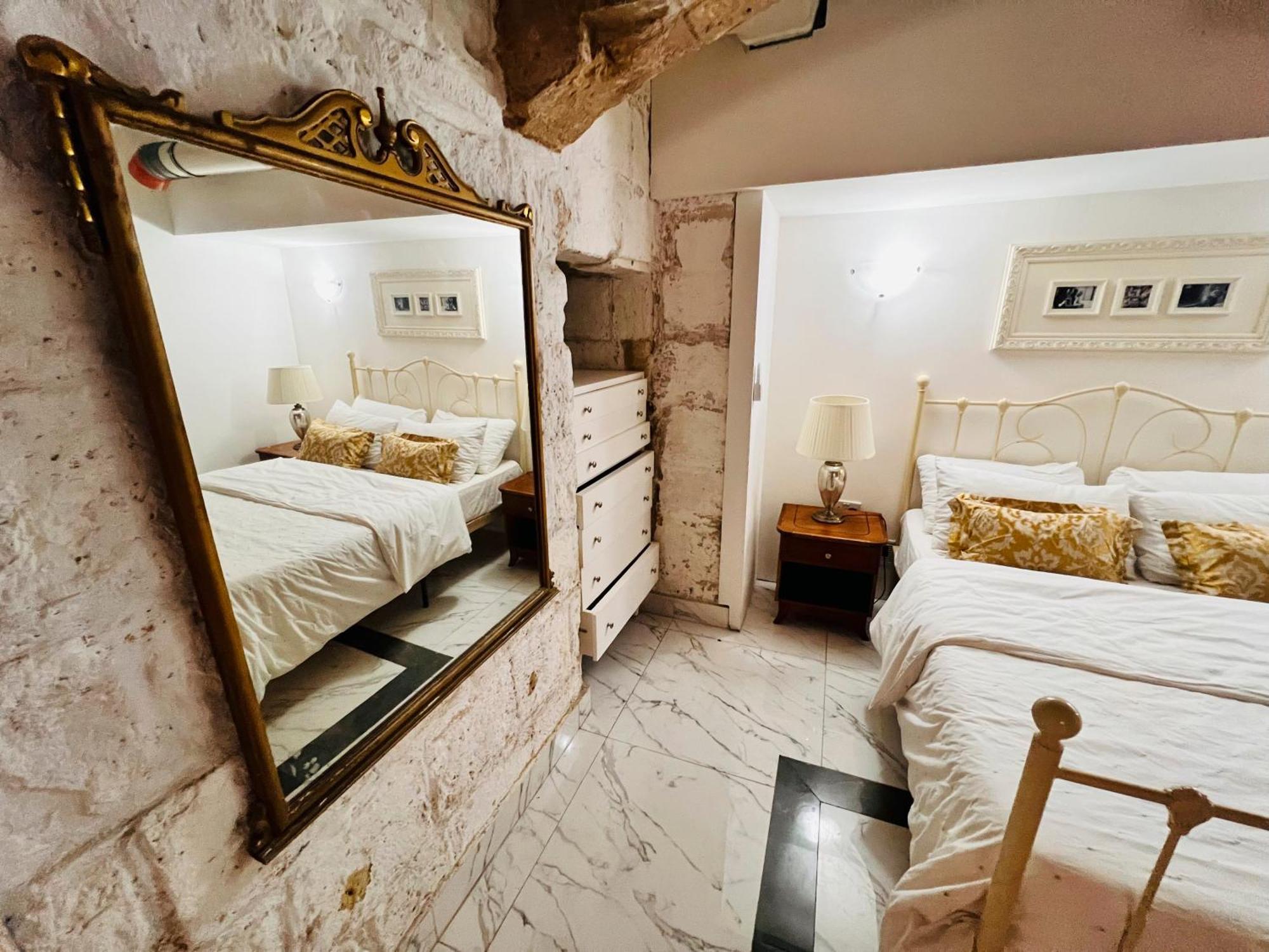 Charming Townhouse Prime Area Valletta Lägenhet Exteriör bild