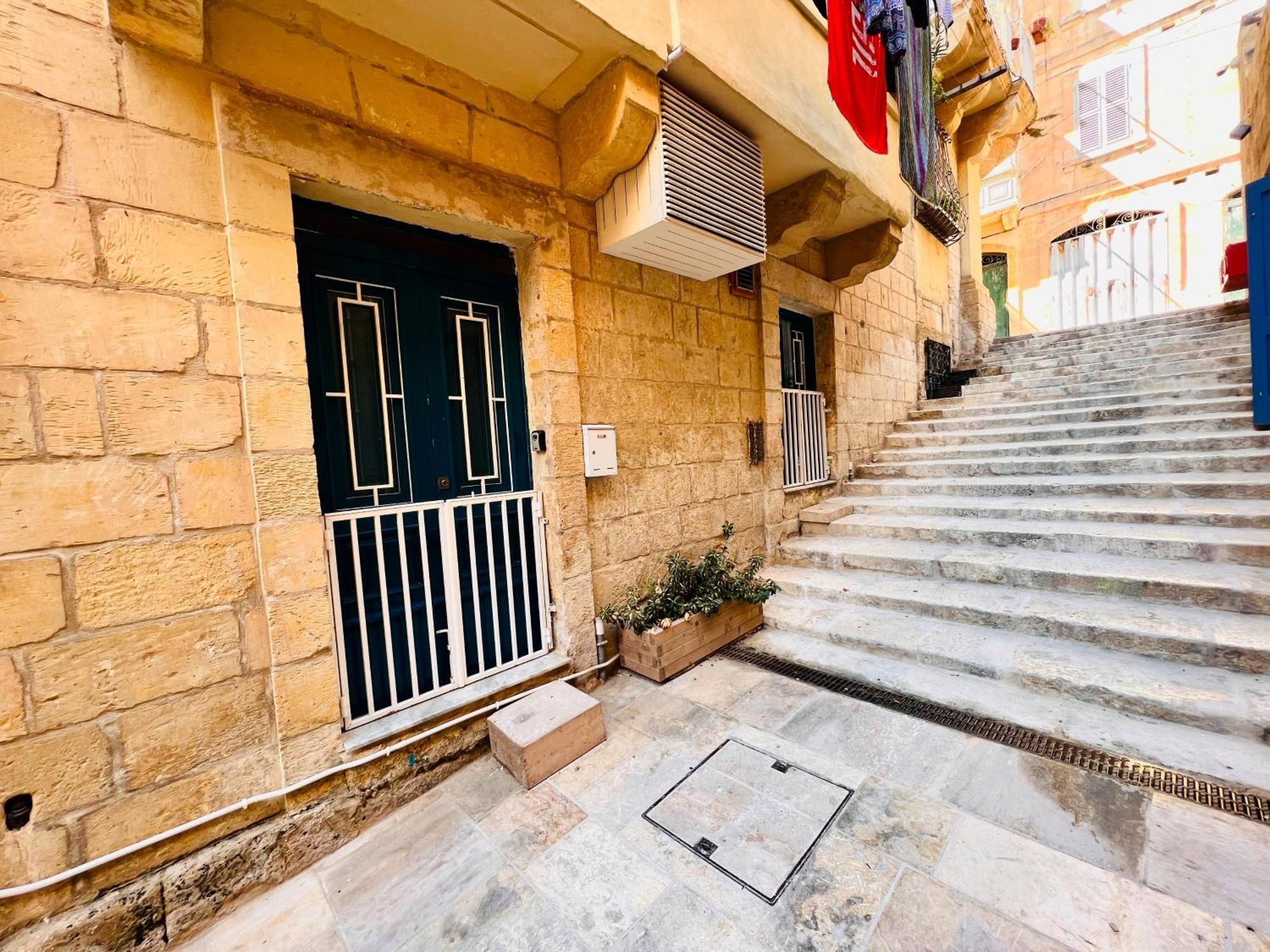 Charming Townhouse Prime Area Valletta Lägenhet Exteriör bild