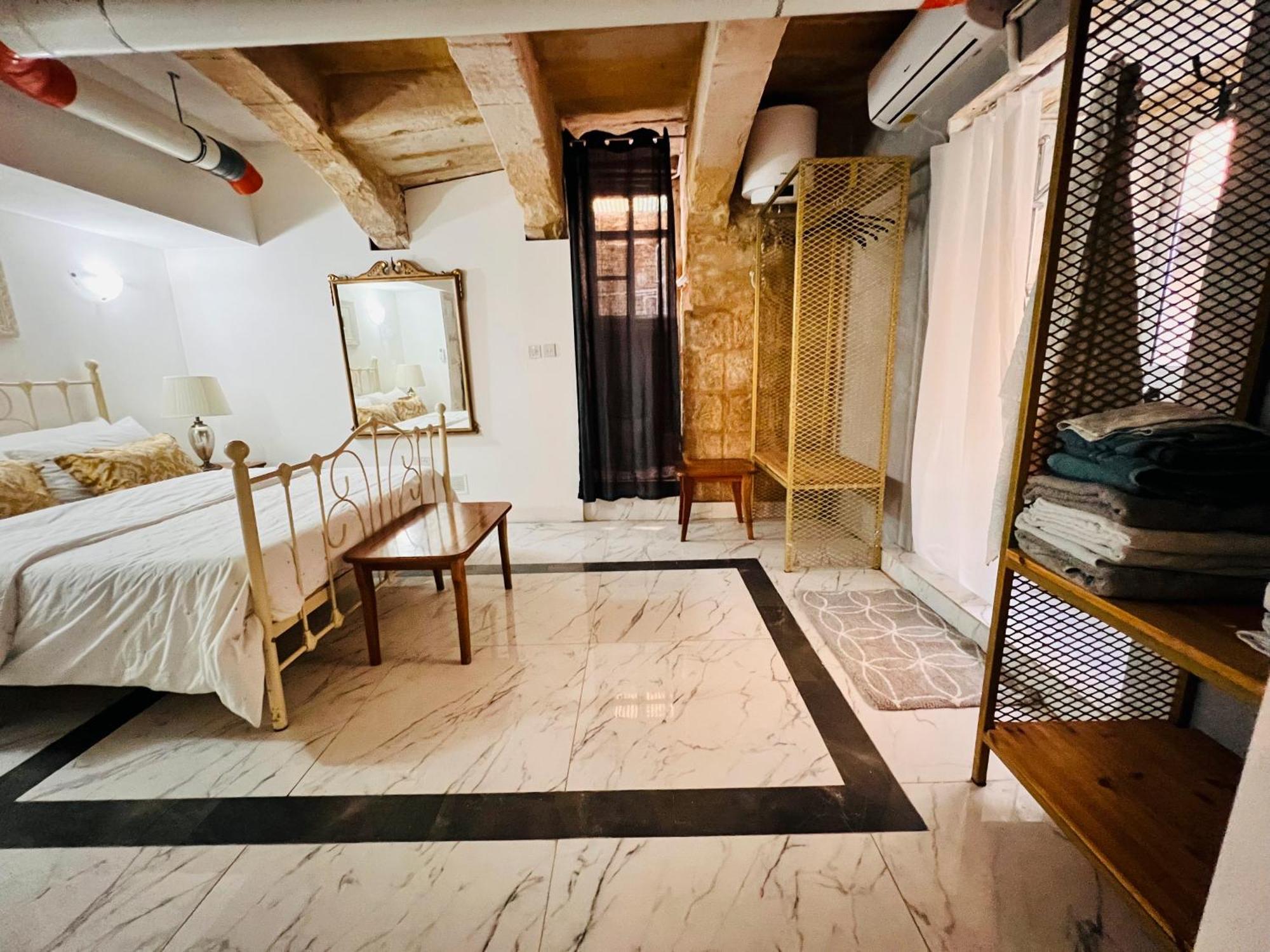Charming Townhouse Prime Area Valletta Lägenhet Exteriör bild
