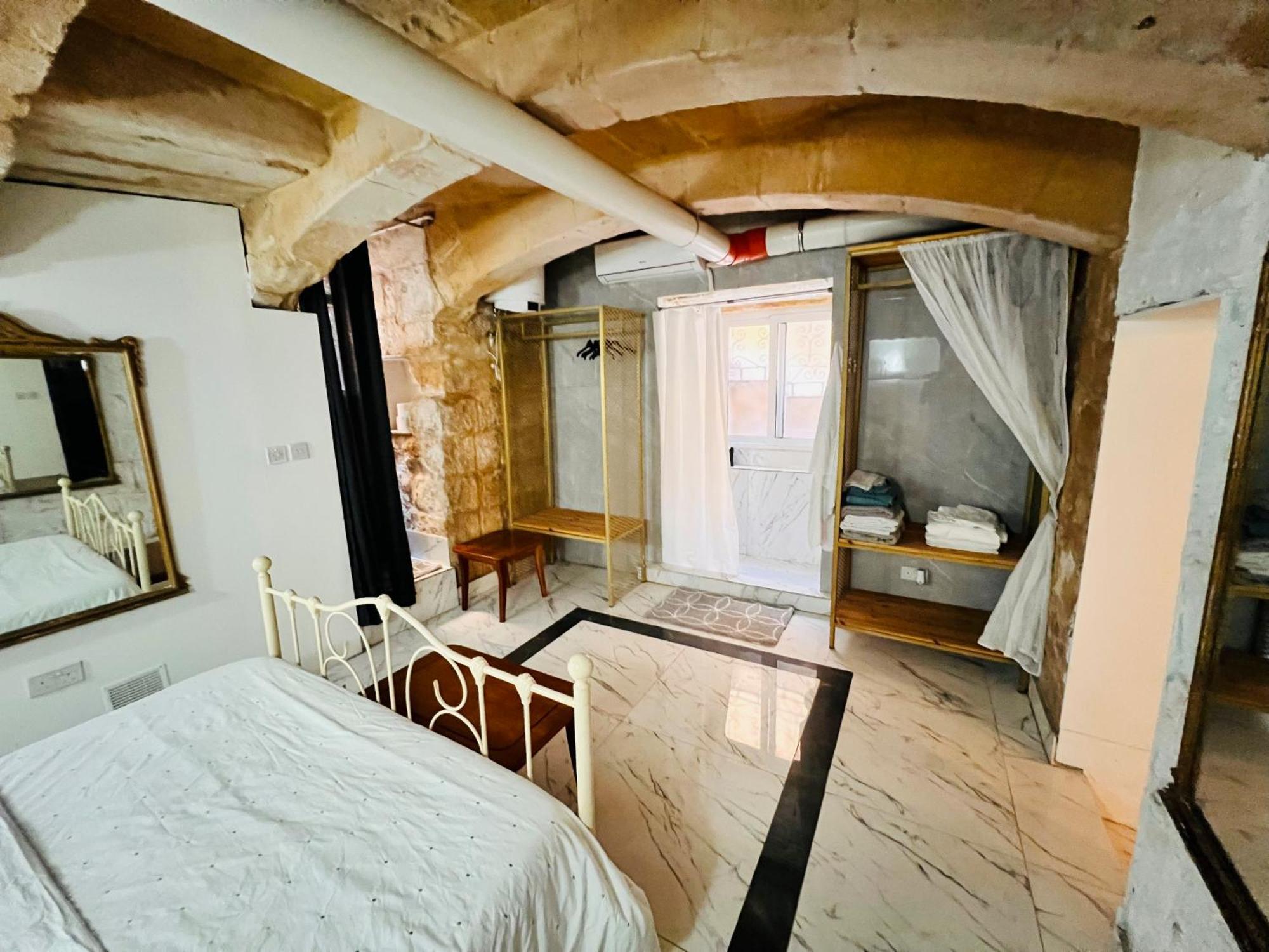 Charming Townhouse Prime Area Valletta Lägenhet Exteriör bild